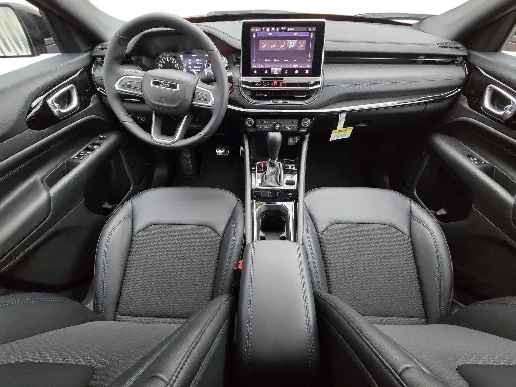 2026 Jeep Compass Altitude - Photo 10