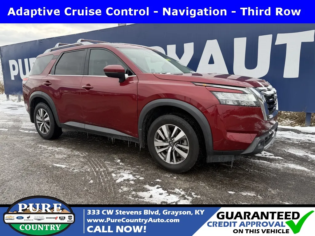 2022 Nissan Pathfinder SL's photo