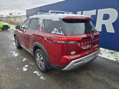 More photos of 2022 Nissan Pathfinder SL at Pure Country Automotive, KY