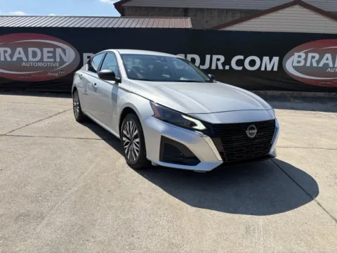 Silver 2024 Nissan Altima 2.5 SV for sale in Grayson, KY