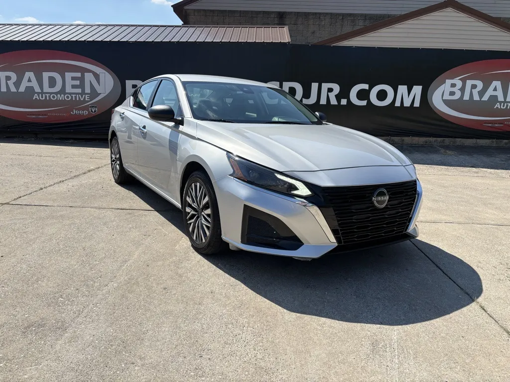 2024 Nissan Altima 2.5 SV