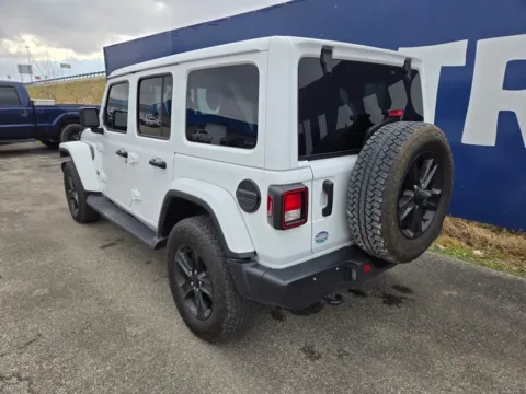 More photos of 2022 Jeep Wrangler Unlimited Sahara Altitude at Pure Country Automotive, KY