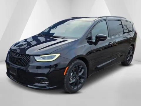 Another view of 2025 Chrysler Pacifica Limited for sale in Grayson, KY at Pure Country Automotive