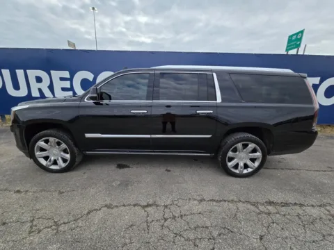 More photos of 2019 Cadillac Escalade ESV Premium at Pure Country Automotive, KY