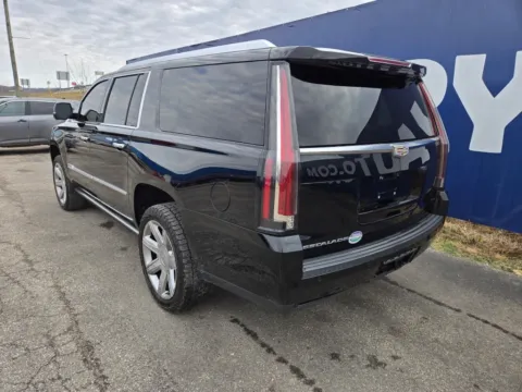 More photos of 2019 Cadillac Escalade ESV Premium at Pure Country Automotive, KY