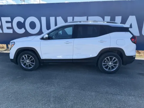 More photos of 2024 GMC Terrain SLT at Pure Country Automotive, KY