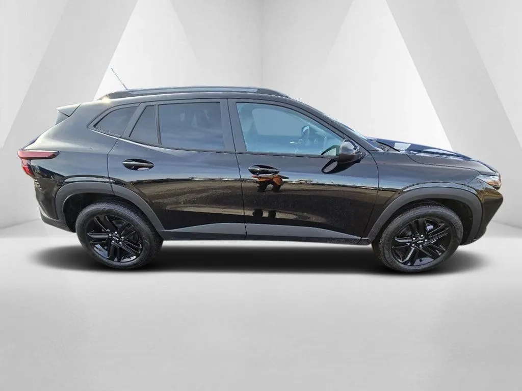 2026 Chevrolet Trax Activ - Photo 8