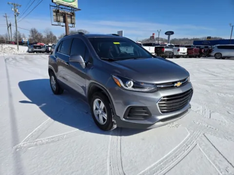 Gray 2020 Chevrolet Trax LT for sale in Grayson, KY