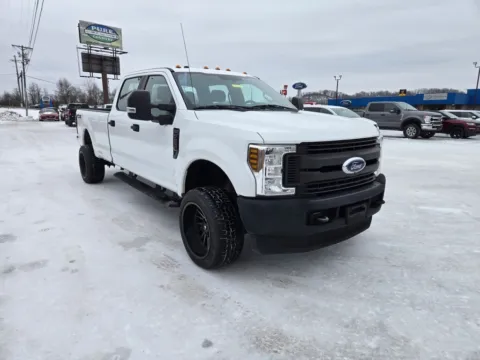 White 2018 Ford F-250SD XL for sale in Grayson, KY