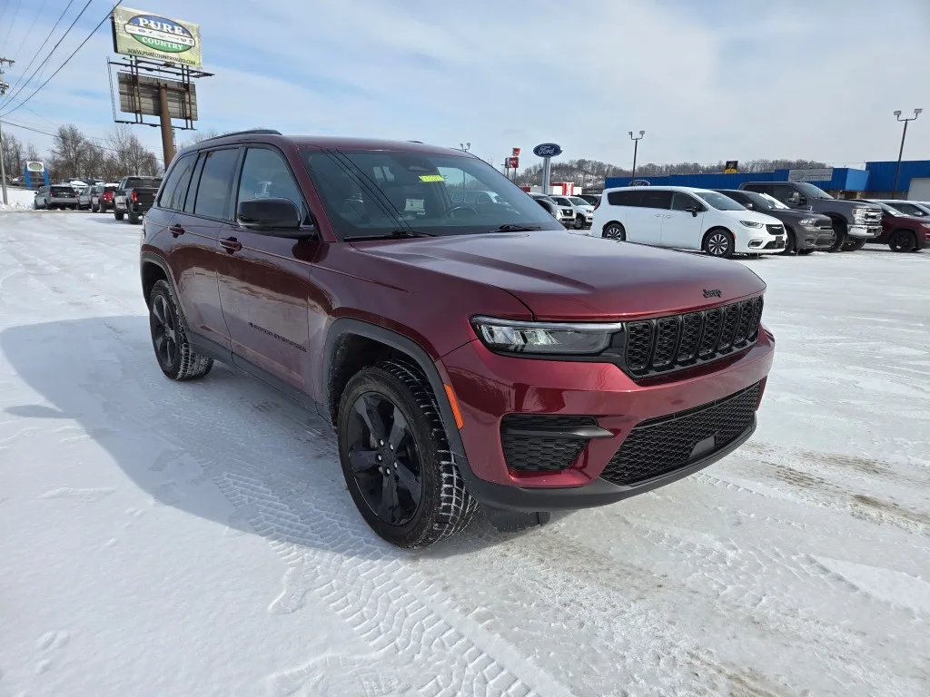 Red 2022 Jeep Grand Cherokee Altitude for sale in Grayson, KY