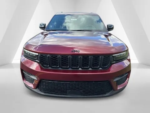 Photos of 2022 Jeep Grand Cherokee Altitude for sale in Grayson, KY at Pure Country Automotive