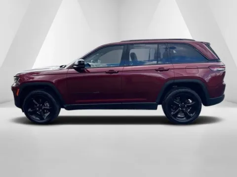 More photos of 2022 Jeep Grand Cherokee Altitude at Pure Country Automotive, KY