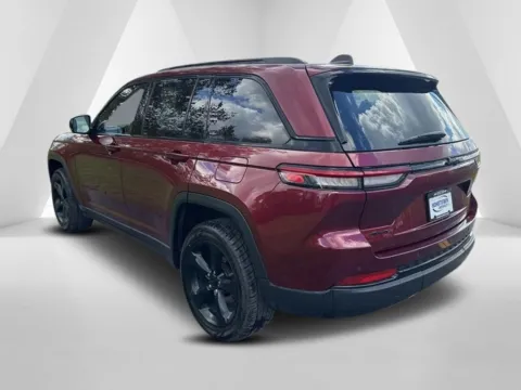 More photos of 2022 Jeep Grand Cherokee Altitude at Pure Country Automotive, KY