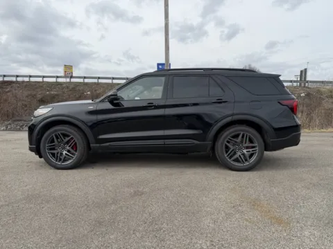 More photos of 2026 Ford Explorer ST-Line at Pure Country Automotive, KY
