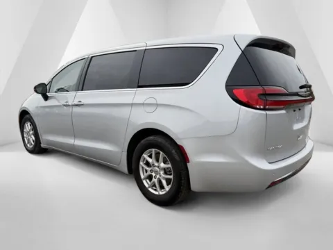 More photos of 2024 Chrysler Pacifica Touring L at Pure Country Automotive, KY