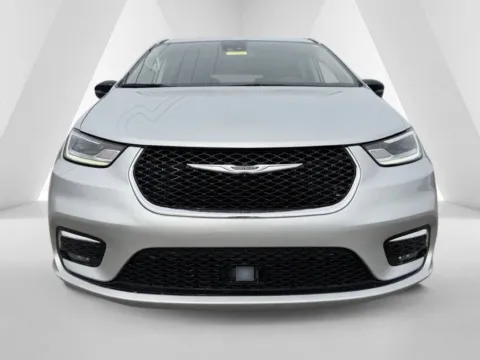 Photos of 2024 Chrysler Pacifica Touring L for sale in Grayson, KY at Pure Country Automotive