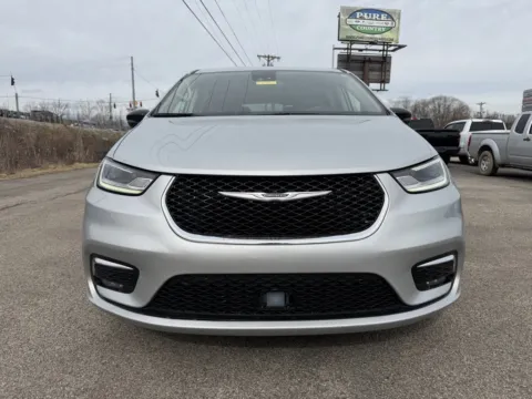 Photos of 2024 Chrysler Pacifica Touring L for sale in Grayson, KY at Pure Country Automotive