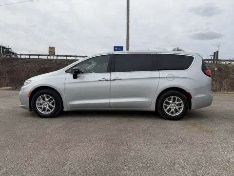 More photos of 2024 Chrysler Pacifica Touring L at Pure Country Automotive, KY
