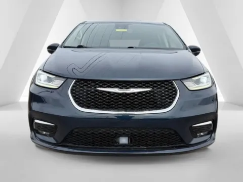 Photos of 2023 Chrysler Pacifica Touring L for sale in Grayson, KY at Pure Country Automotive