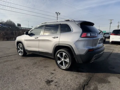 More photos of 2019 Jeep Cherokee Limited at Pure Country Automotive, KY