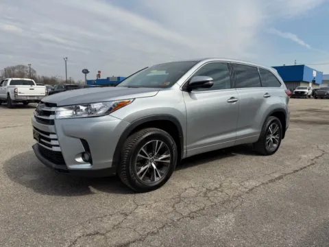 Another view of 2017 Toyota Highlander LE Plus for sale in Grayson, KY at Pure Country Automotive