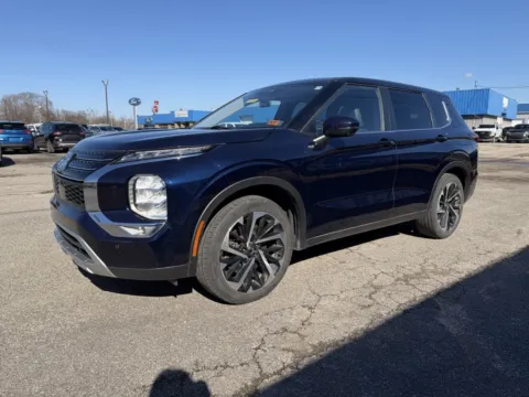Another view of 2022 Mitsubishi Outlander SE for sale in Grayson, KY at Pure Country Automotive
