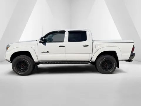 More photos of 2015 Toyota Tacoma at Pure Country Automotive, KY