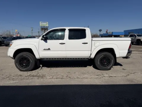 More photos of 2015 Toyota Tacoma at Pure Country Automotive, KY