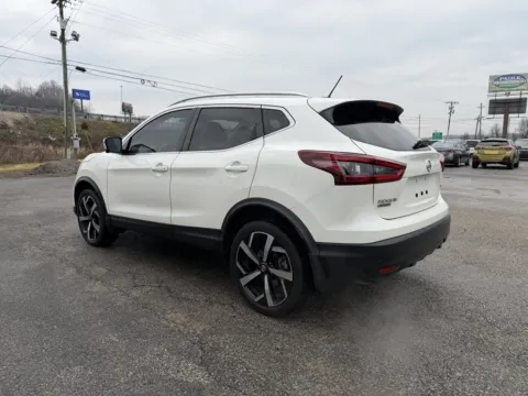 More photos of 2021 Nissan Rogue Sport SL at Pure Country Automotive, KY
