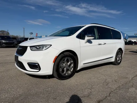 Another view of 2022 Chrysler Pacifica Limited for sale in Grayson, KY at Pure Country Automotive