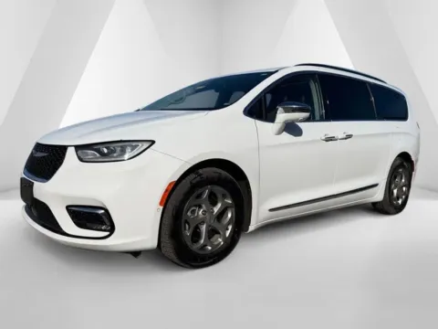 Another view of 2022 Chrysler Pacifica Limited for sale in Grayson, KY at Pure Country Automotive