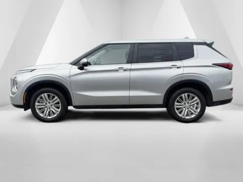 More photos of 2024 Mitsubishi Outlander ES at Pure Country Automotive, KY