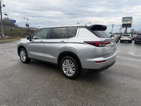 More photos of 2024 Mitsubishi Outlander ES at Pure Country Automotive, KY