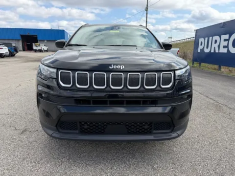 Photos of 2022 Jeep Compass Latitude Lux for sale in Grayson, KY at Pure Country Automotive