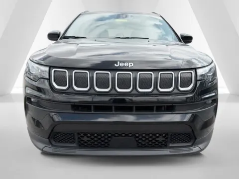 Photos of 2022 Jeep Compass Latitude Lux for sale in Grayson, KY at Pure Country Automotive