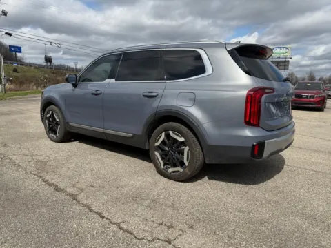 More photos of 2023 Kia Telluride S at Pure Country Automotive, KY
