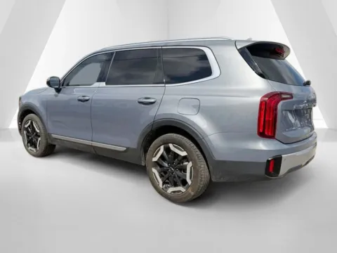 More photos of 2023 Kia Telluride S at Pure Country Automotive, KY