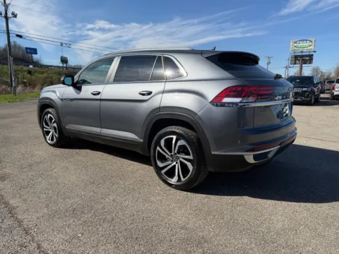 More photos of 2022 Volkswagen Atlas Cross Sport 2.0T SEL at Pure Country Automotive, KY