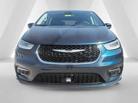 Photos of 2023 Chrysler Pacifica Touring L for sale in Grayson, KY at Pure Country Automotive