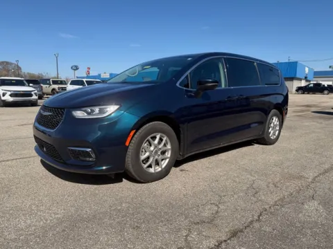 Another view of 2023 Chrysler Pacifica Touring L for sale in Grayson, KY at Pure Country Automotive