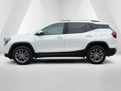 More photos of 2022 GMC Terrain SLT at Pure Country Automotive, KY