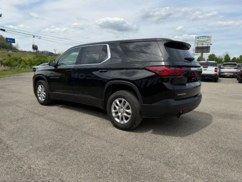 More photos of 2023 Chevrolet Traverse LS at Pure Country Automotive, KY