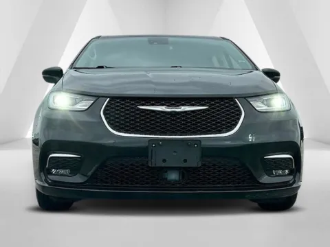 Photos of 2024 Chrysler Pacifica Hybrid Select for sale in Grayson, KY at Pure Country Automotive