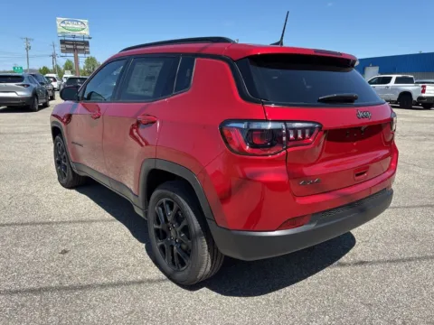 More photos of 2026 Jeep Compass Latitude at Pure Country Automotive, KY