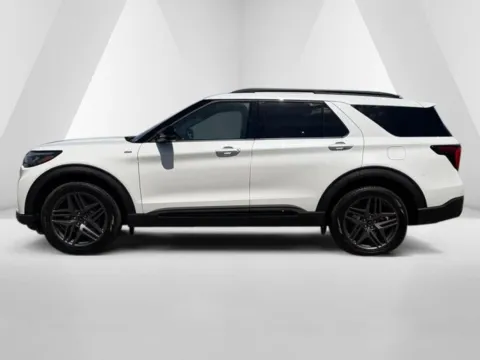 More photos of 2026 Ford Explorer ST-Line at Pure Country Automotive, KY