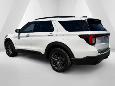 More photos of 2026 Ford Explorer ST-Line at Pure Country Automotive, KY