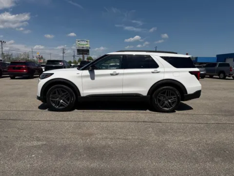 More photos of 2026 Ford Explorer ST-Line at Pure Country Automotive, KY