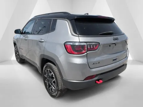 More photos of 2019 Jeep Compass Trailhawk at Pure Country Automotive, KY