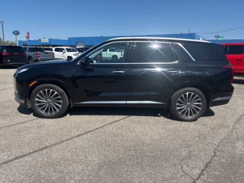 More photos of 2024 Hyundai Palisade Calligraphy at Pure Country Automotive, KY
