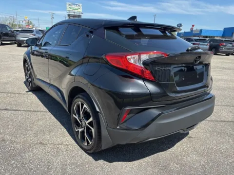 More photos of 2022 Toyota C-HR XLE at Pure Country Automotive, KY